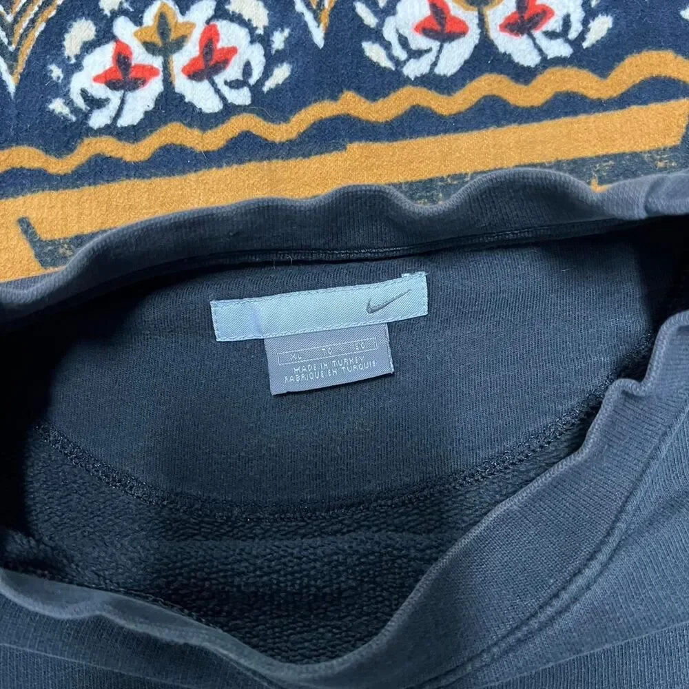 Vintage black Nike crewneck sweatshirt Size XL Baggy oversized fit silver tag